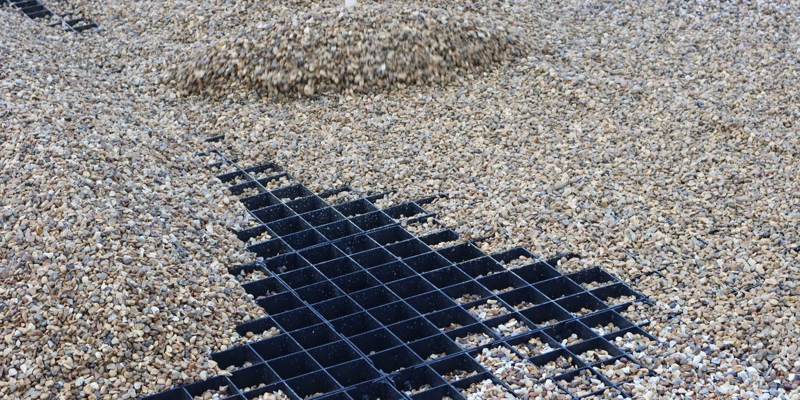 Clipstone image 5 - Ecodeck being filled