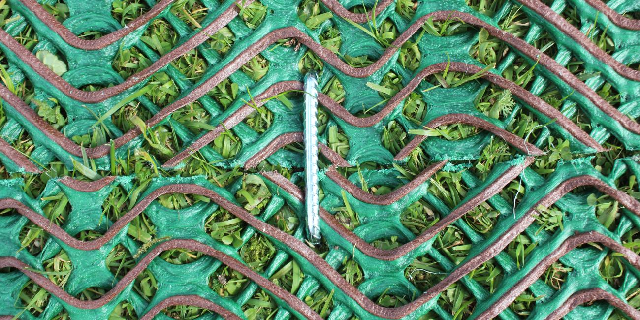 Two edges of TurfMesh joined together with pins 