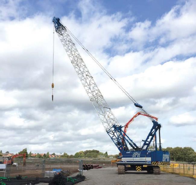 A crane on a working platform, reinforced with geogrids