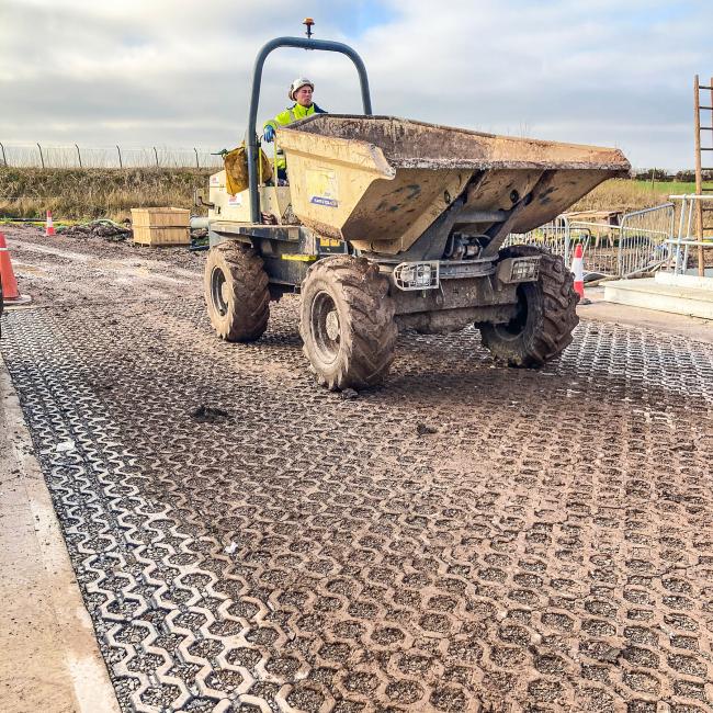 Dumper truck drives over CellTrack HD